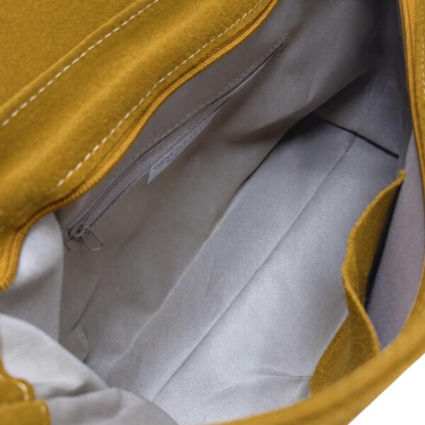 Rucsac EVoStyle pentru laptop și accesorii, design modern și spațios, ideal pentru călătorii și util.