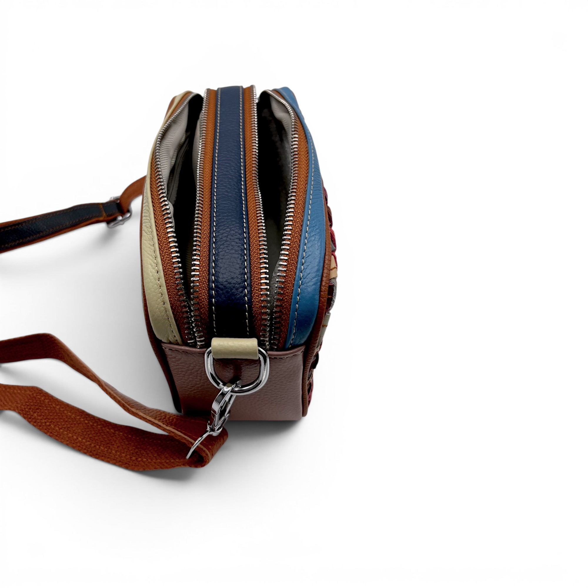 Geantă damă Jasmine Mini JL100 Multicolor – piele naturală împletită (3) Geantă damă Jasmine Mini JL100 Multicolor – piele naturală împletită | Design artistic vibrant