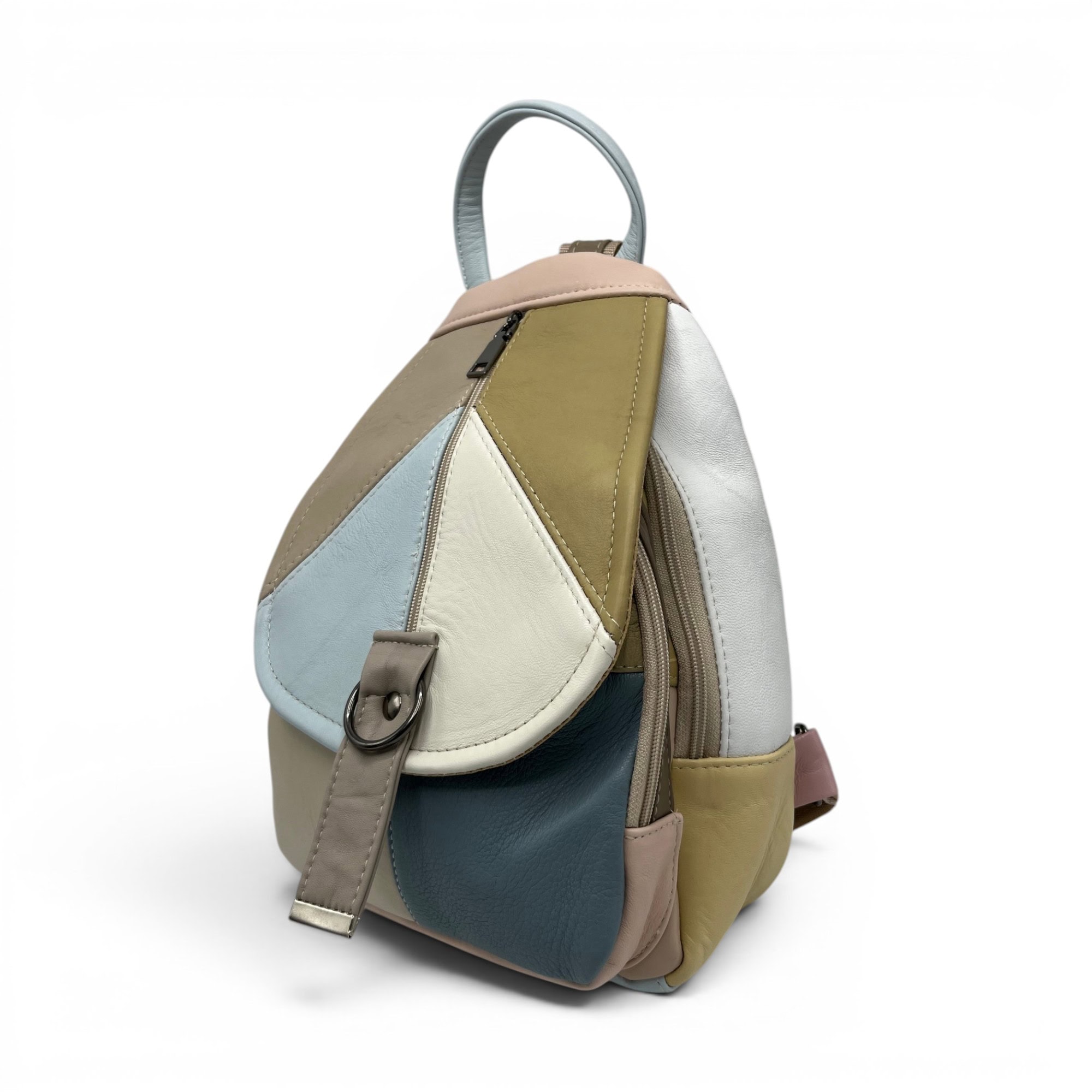 Rucsac din piele ecologică, design modern și culori variate, perfect pentru stil casual și urban.