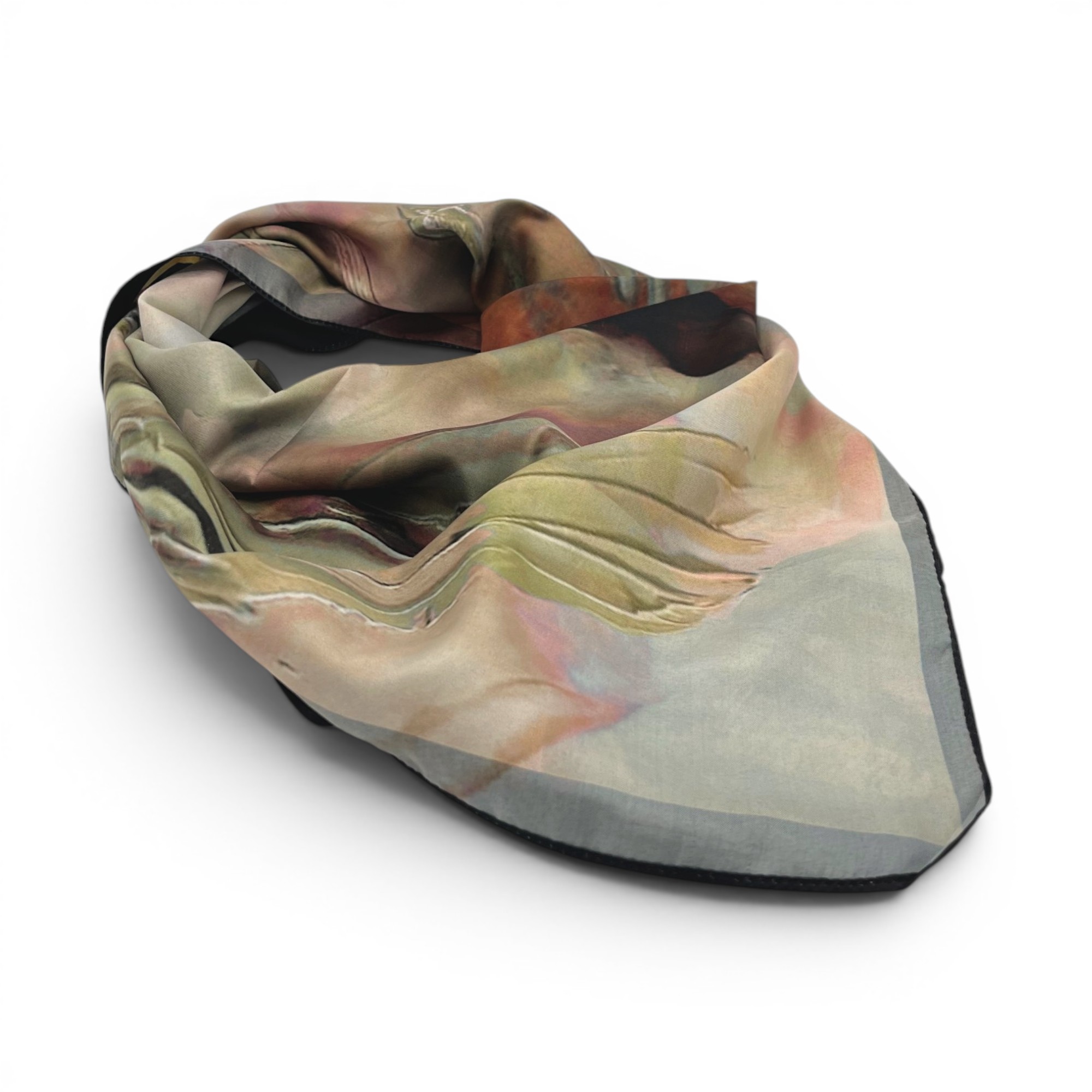 Batic damă din mătase 100% reversibil – Whispering Petals X11-15 – 70 × 70 cm, Cutie Cadou