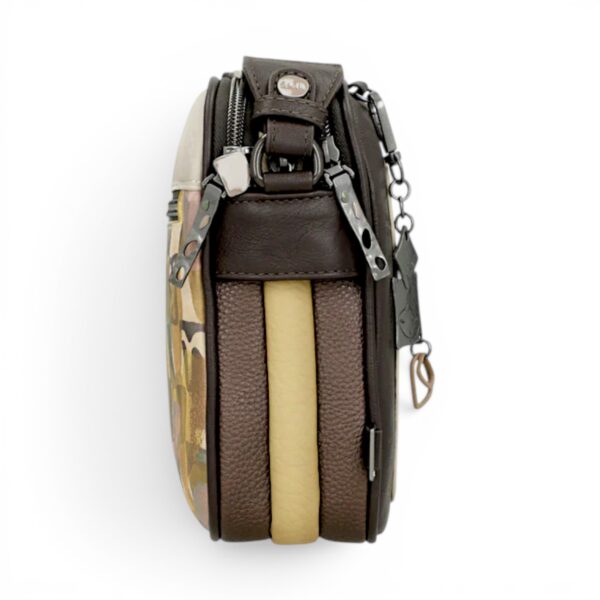 Geantă de golf EVoStyle, design ergonomic și spațios, pentru pasionații de golf.