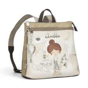 Rucsac de damă cu design artistic și imprimeu cu personaj și elemente creative.