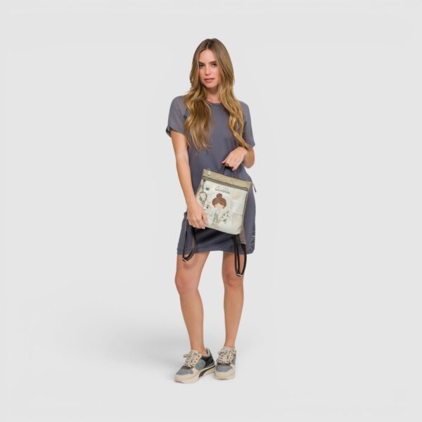 Rucsac casual pentru femei, perfect pentru zilele active, cu design modern și spațiu generos pentru.