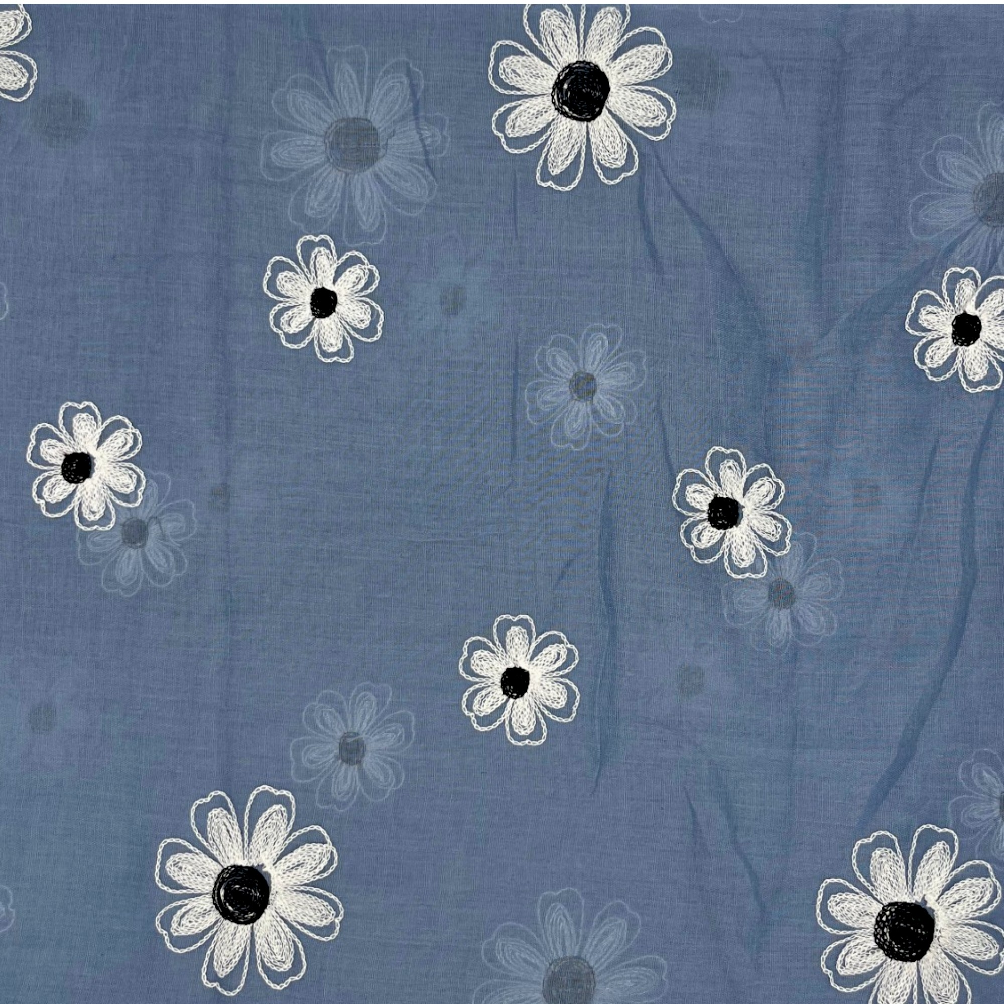Eșarfă damă Soft Petals S161-9 – albastru denim cu flori brodate, bumbac și vâscoză, 180 × 70 cm, cutie cadou