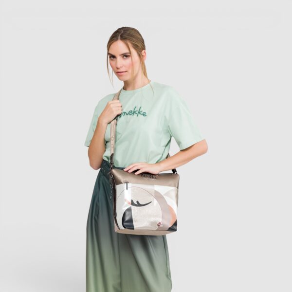 Geantă damă Anekke Eikon 42753-248 – crossbody medie cu imprimeu artistic și curea reglabilă