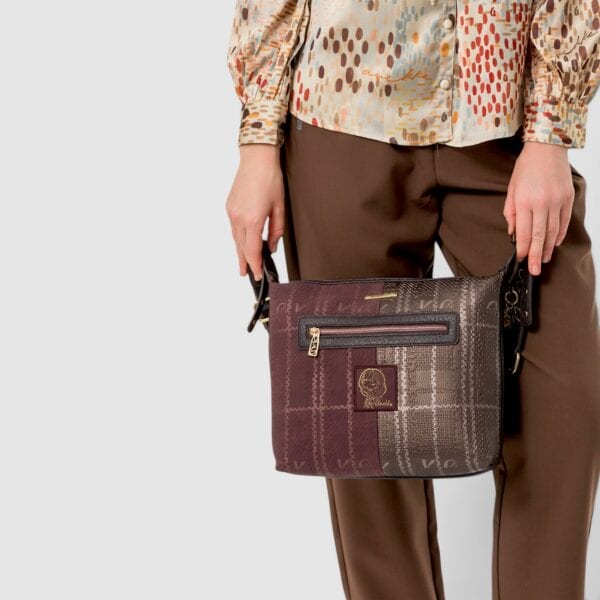 Geantă damă Anekke Essence 43643-249 Burgundy – crossbody mare cu buzunare frontale, 29 × 24 × 10 cm