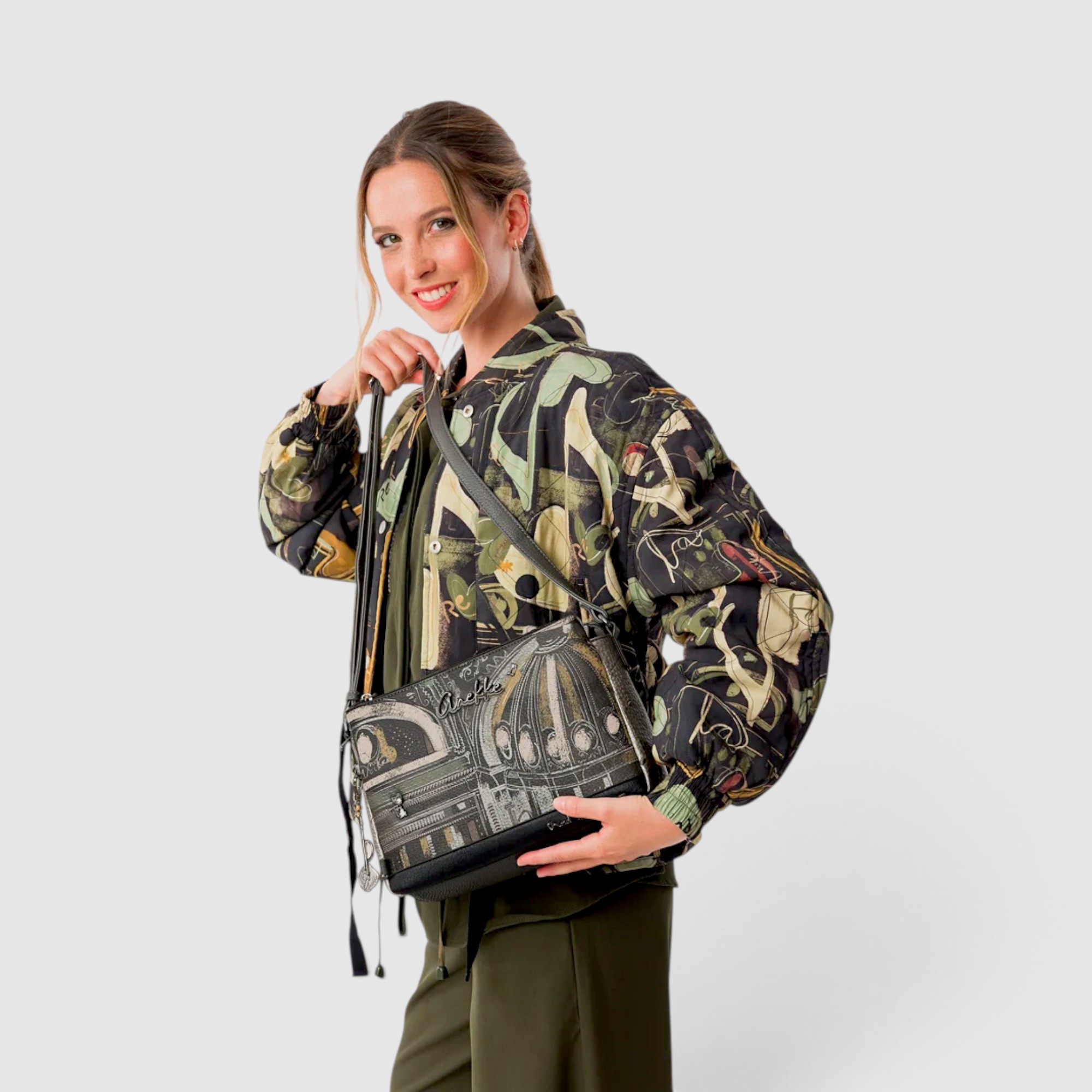 Geantă damă Anekke Melody 43813-184 – crossbody medie-mare cu 3 compartimente, 31 × 20 × 10 cm (1) Geantă damă Anekke Melody 43813-184 – crossbody medie-mare cu 3 compartimente, 31 × 20 × 10 cm