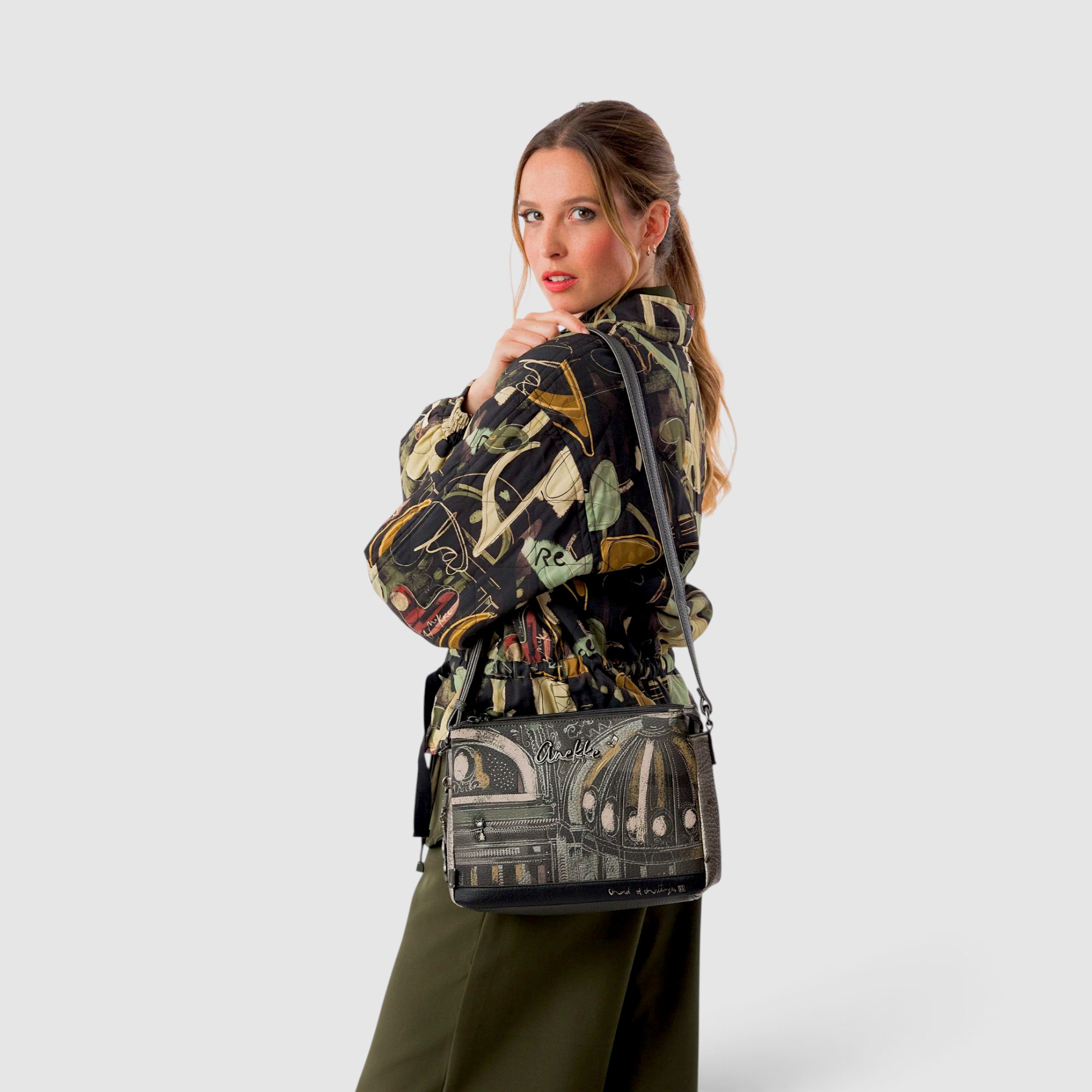 Geantă damă Anekke Melody 43813-184 – crossbody medie-mare cu 3 compartimente, 31 × 20 × 10 cm (11) Geantă damă Anekke Melody 43813-184 – crossbody medie-mare cu 3 compartimente, 31 × 20 × 10 cm