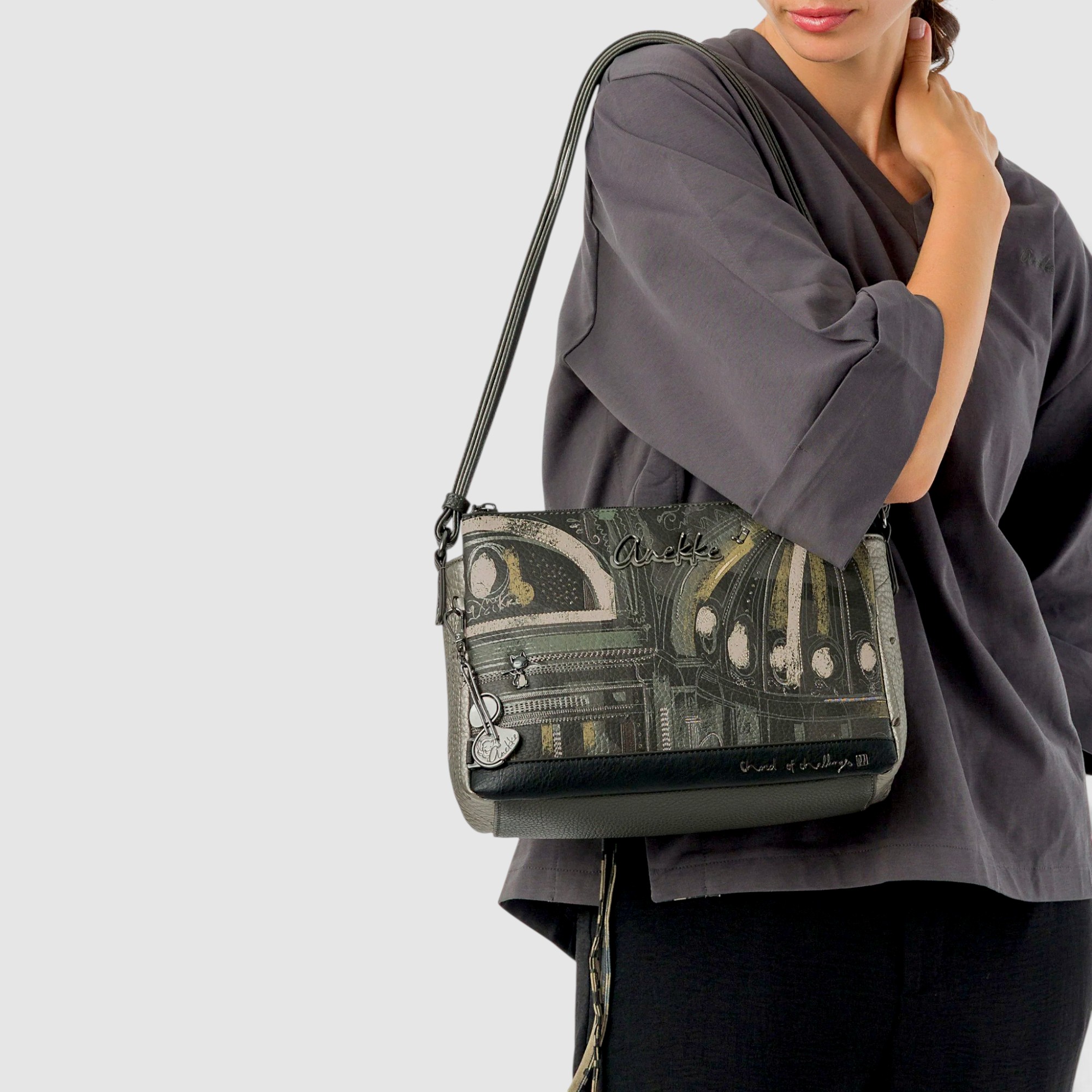 Geantă damă Anekke Melody 43813-184 – crossbody medie-mare cu 3 compartimente, 31 × 20 × 10 cm (12) Geantă damă Anekke Melody 43813-184 – crossbody medie-mare cu 3 compartimente, 31 × 20 × 10 cm