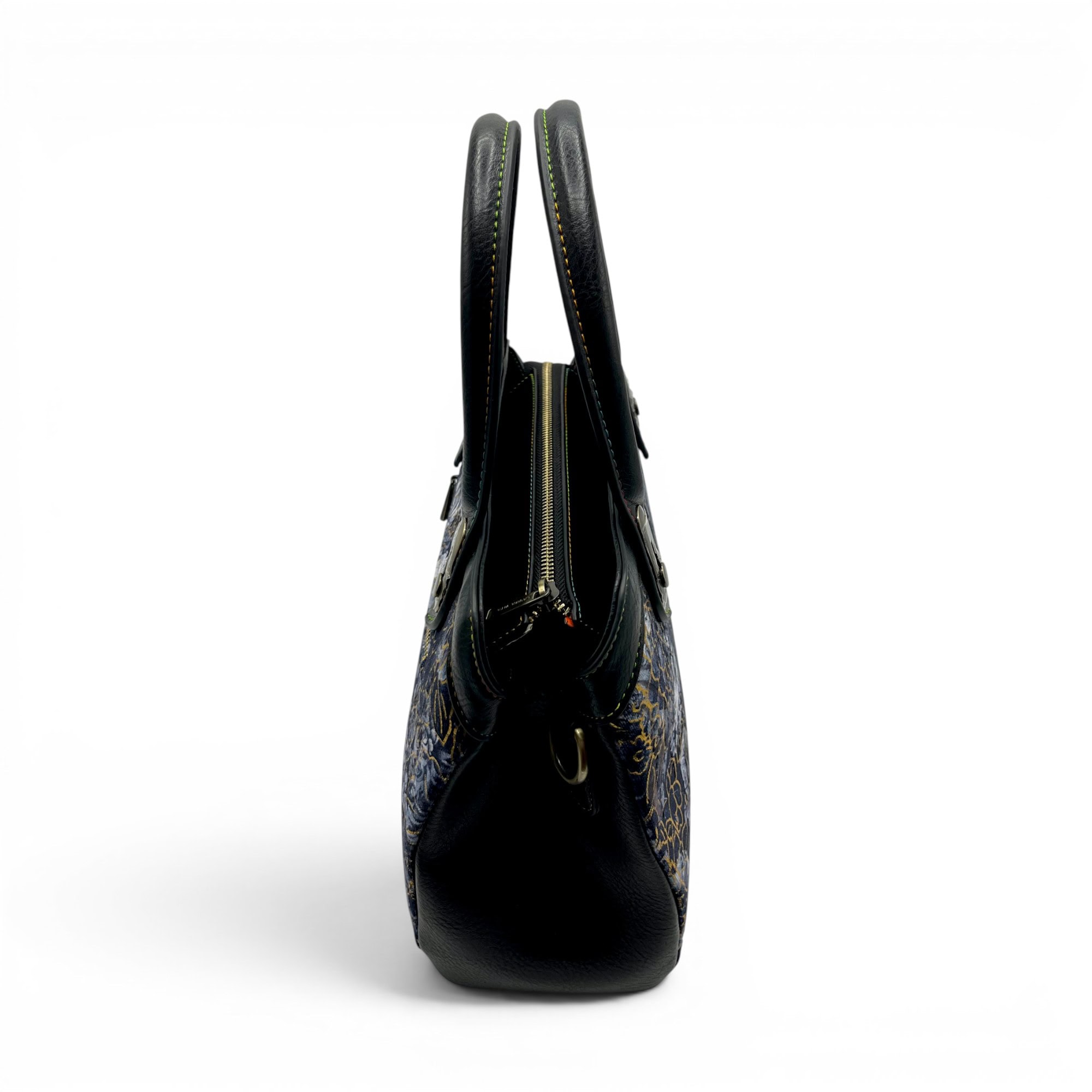 Geantă de mână și crossbody cu motive florale aurii, design elegant.