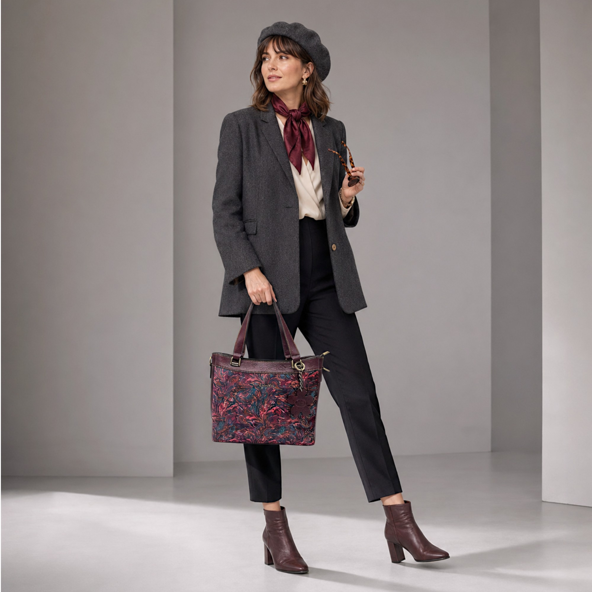 Geantă damă Laura Vita AUREA 06 Wine – imprimeu ornamental multicolor, geantă de umăr și crossbody, 30 × 25 × 10 cm