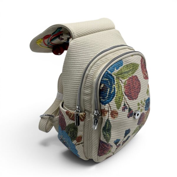 Rucsac damă cu design floral artistic și stil casual.