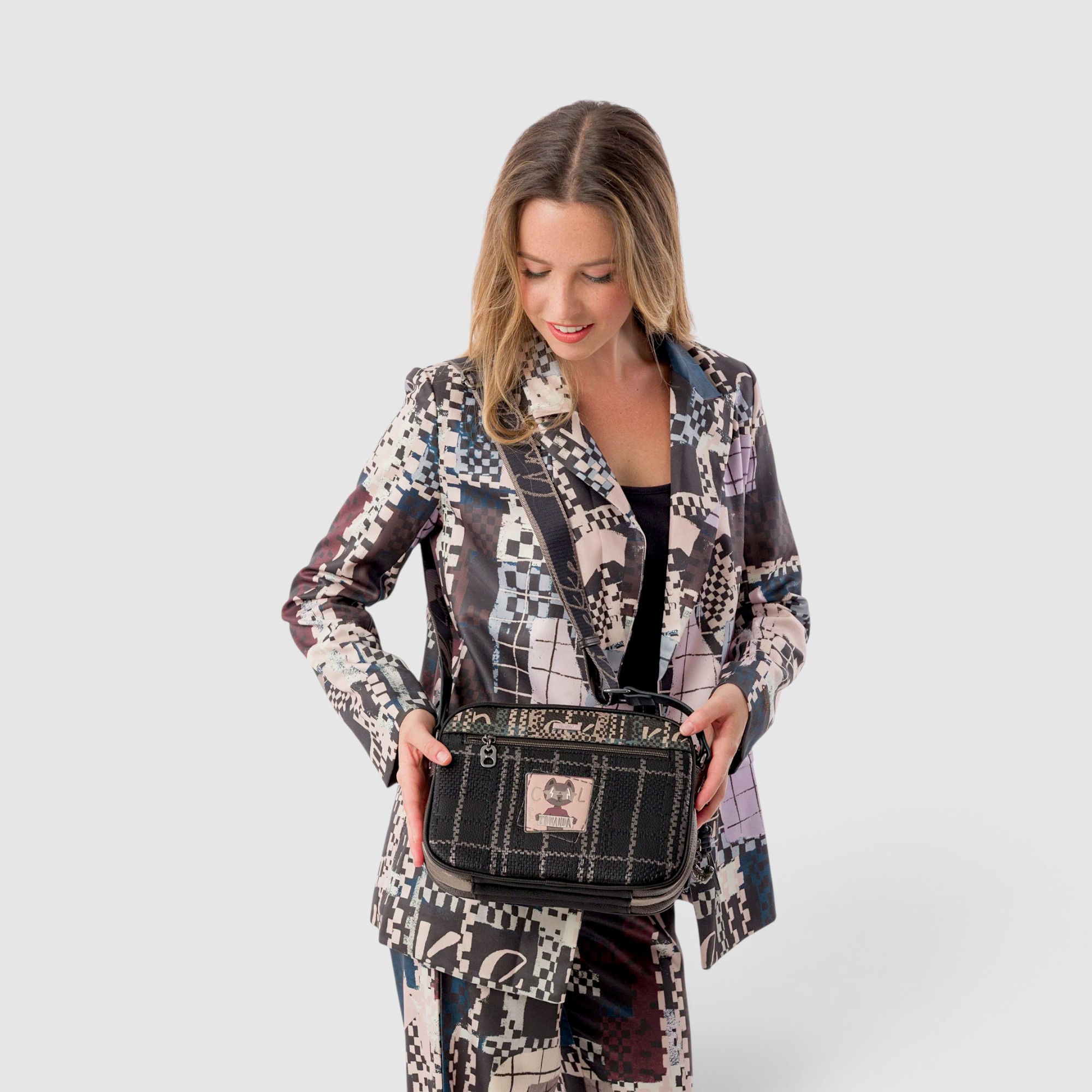 Geantă damă Anekke Iron 43753-188 – crossbody cu 3 compartimente, 26 × 20 × 7 cm