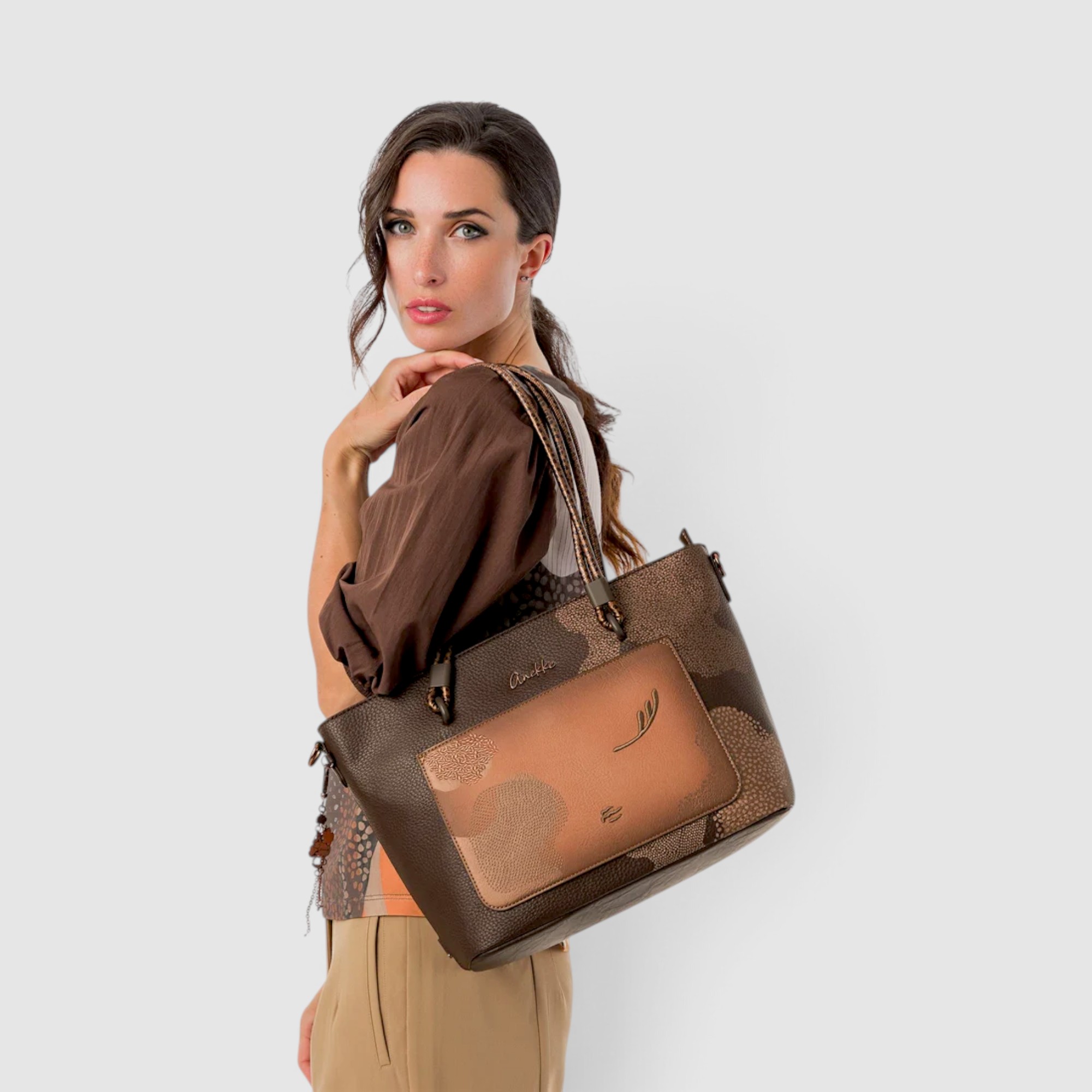 Geantă damă Anekke Melody Voyage 43822-342 – shopper 2 în 1, 37 × 26 × 13 cm (10) Geantă damă Anekke Melody Voyage 43822-342 – shopper 2 în 1, 37 × 26 × 13 cm