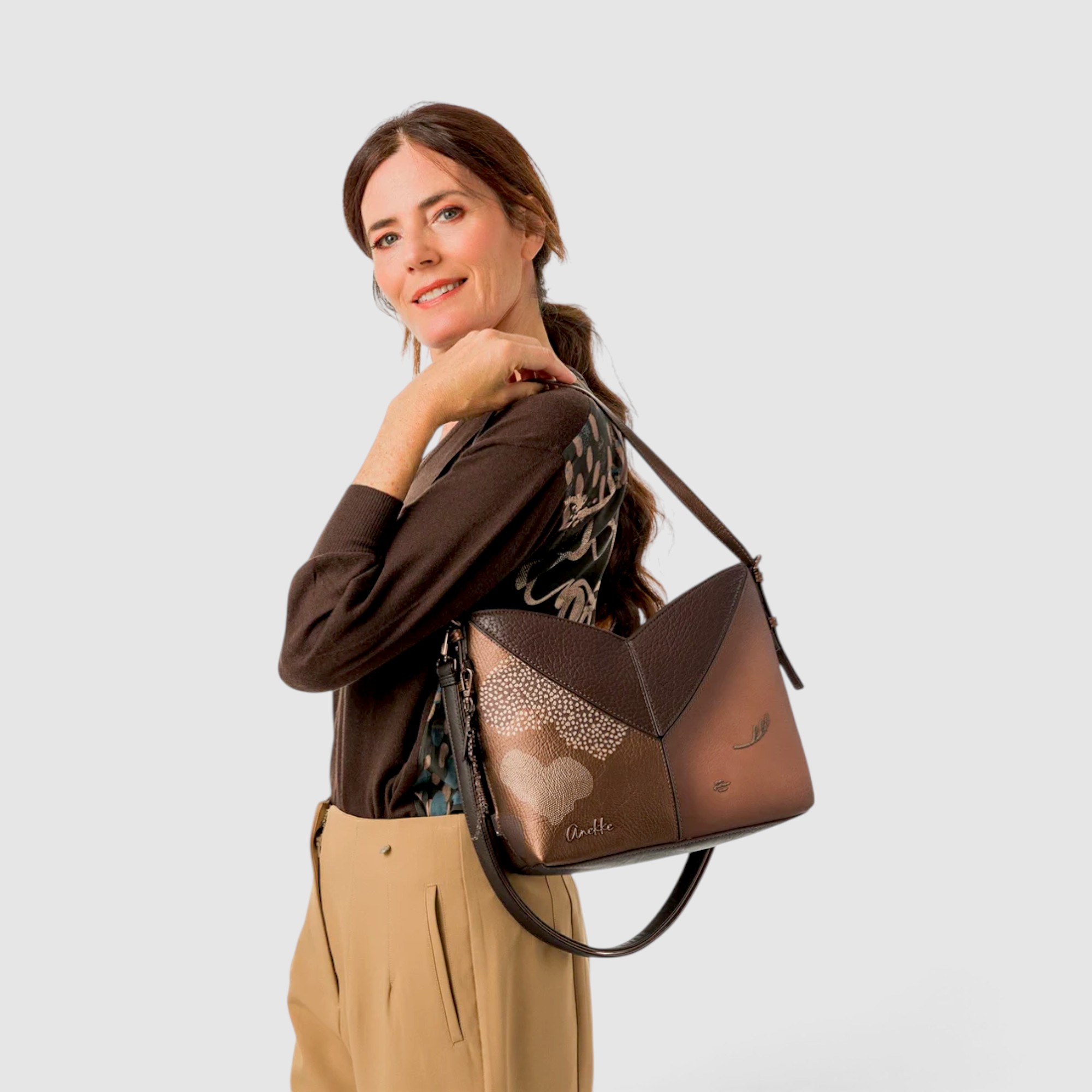 Geantă damă Anekke Melody Voyage 43822-449 – de umăr și crossbody, 29 × 25 × 10 cm (11) Geantă damă Anekke Melody Voyage 43822-449 – de umăr și crossbody, 29 × 25 × 10 cm