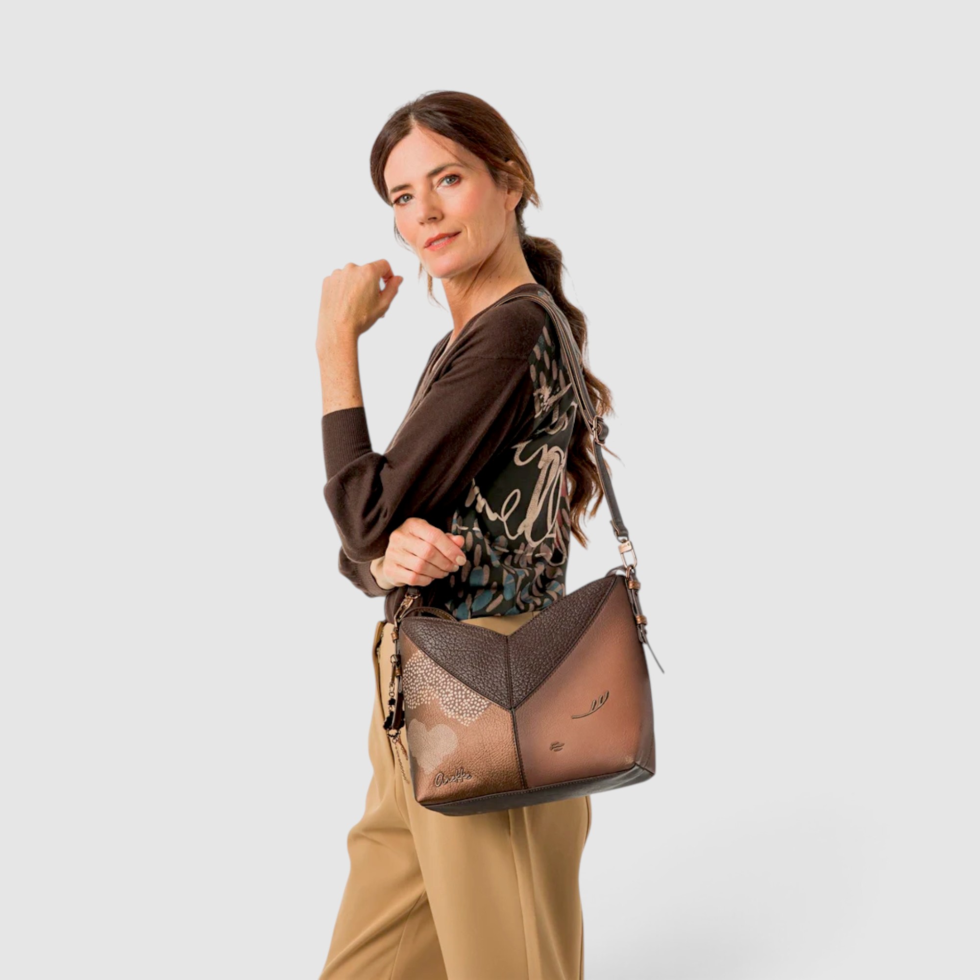 Geantă damă Anekke Melody Voyage 43822-449 – de umăr și crossbody, 29 × 25 × 10 cm (9) Geantă damă Anekke Melody Voyage 43822-449 – de umăr și crossbody, 29 × 25 × 10 cm
