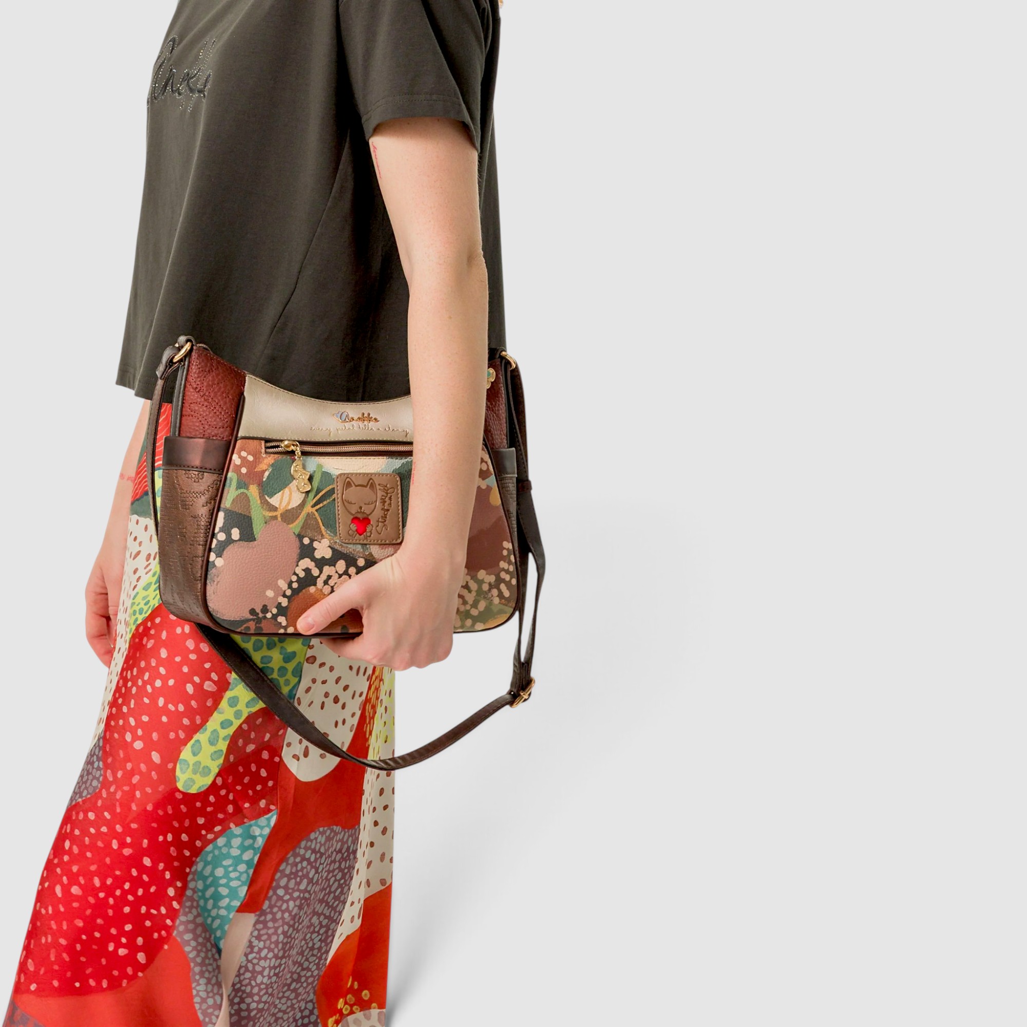 Geantă damă Anekke Tulip 43703-002 – crossbody mare cu buzunare laterale, 32 × 23 × 11 cm (10) Geantă damă Anekke Tulip 43703-002 – crossbody mare cu buzunare laterale, 32 × 23 × 11 cm