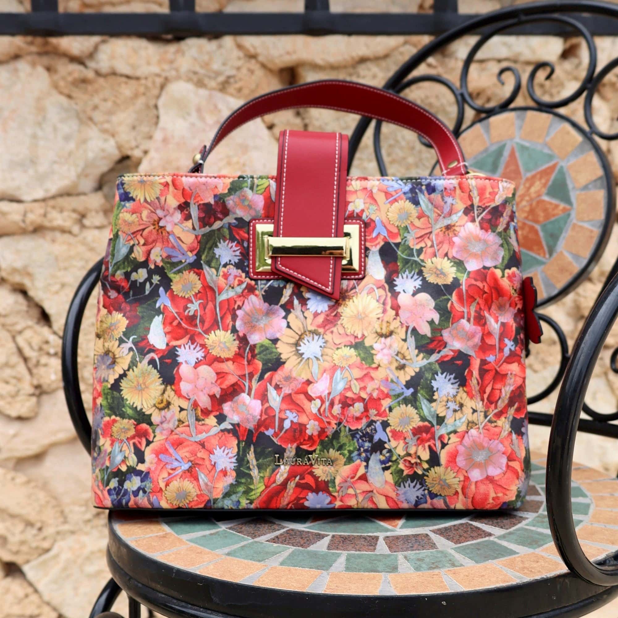 Geantă damă Laura Vita ADRIA 02 Rouge – imprimeu floral, geantă de mână și umăr, 29 × 23 × 15 cm