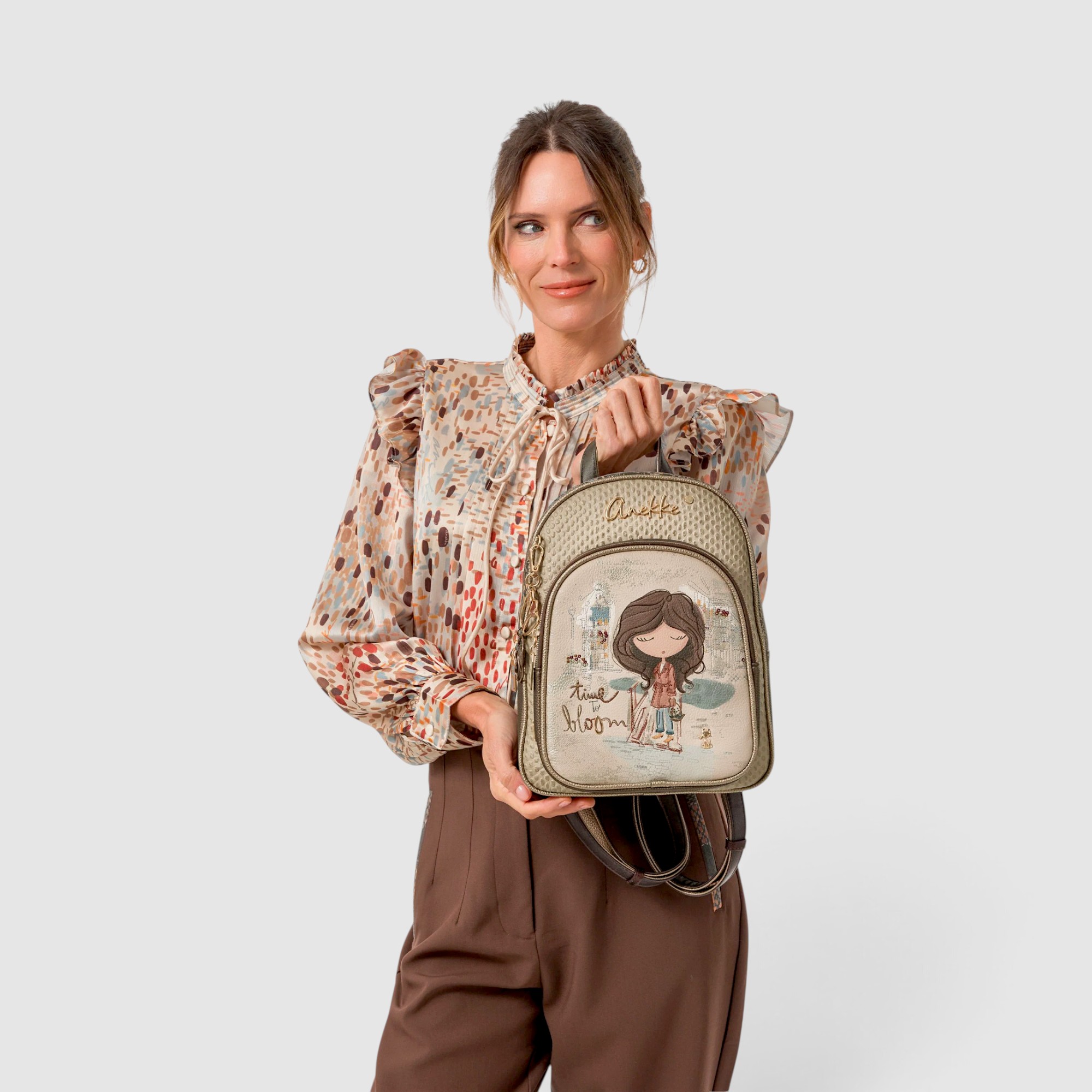 Rucsac damă Anekke Tulip 43705-197 – model mediu cu buzunare, 25 × 30 × 11 cm (9) Rucsac damă Anekke Tulip 43705-197 – model mediu cu buzunare, 25 × 30 × 11 cm