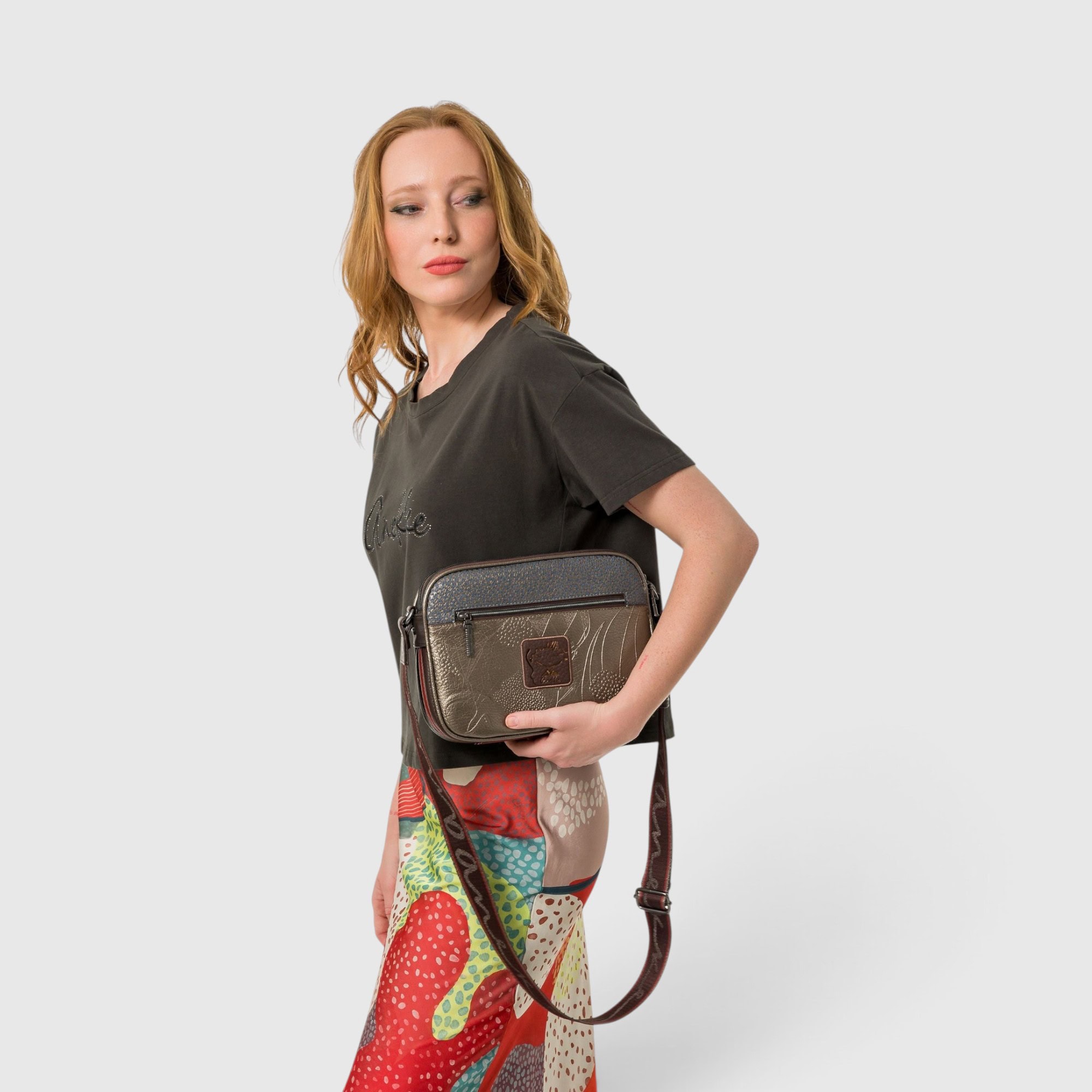Geantă damă Anekke Odyssey 43833-188 – crossbody multicolor, 3 compartimente, 26 × 20 × 6 cm