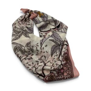 Batic damă ESF5-1, 70x70 cm, imprimeu floral cu cutie cadou – Roz Pudrat