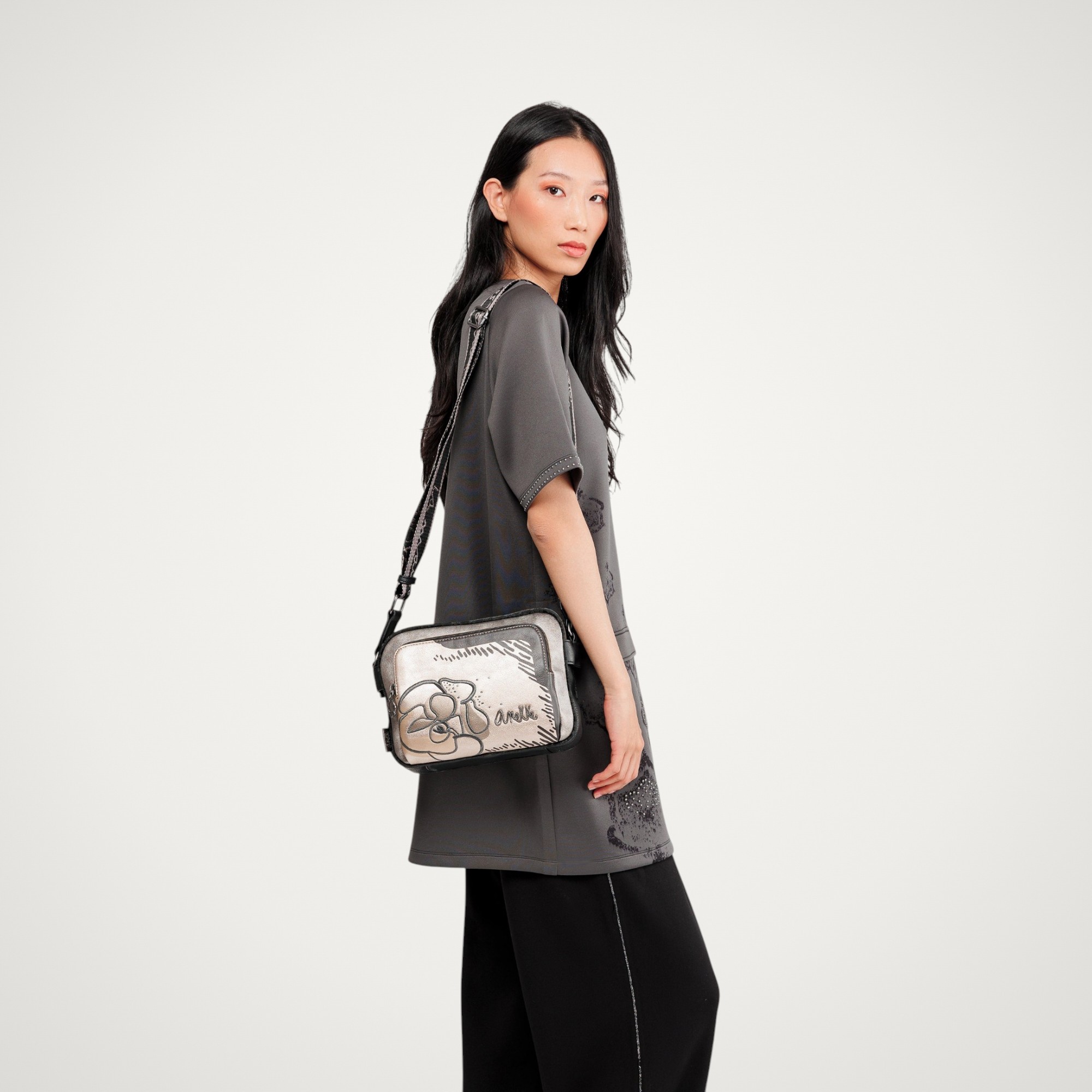 Geantă crossbody damă Anekke Nature Koko 41863-516 – 3 compartimente, 25 × 19 × 7 cm Geantă crossbody damă Anekke Nature Koko 41863-516 – 3 compartimente, 25 × 19 × 7 cm