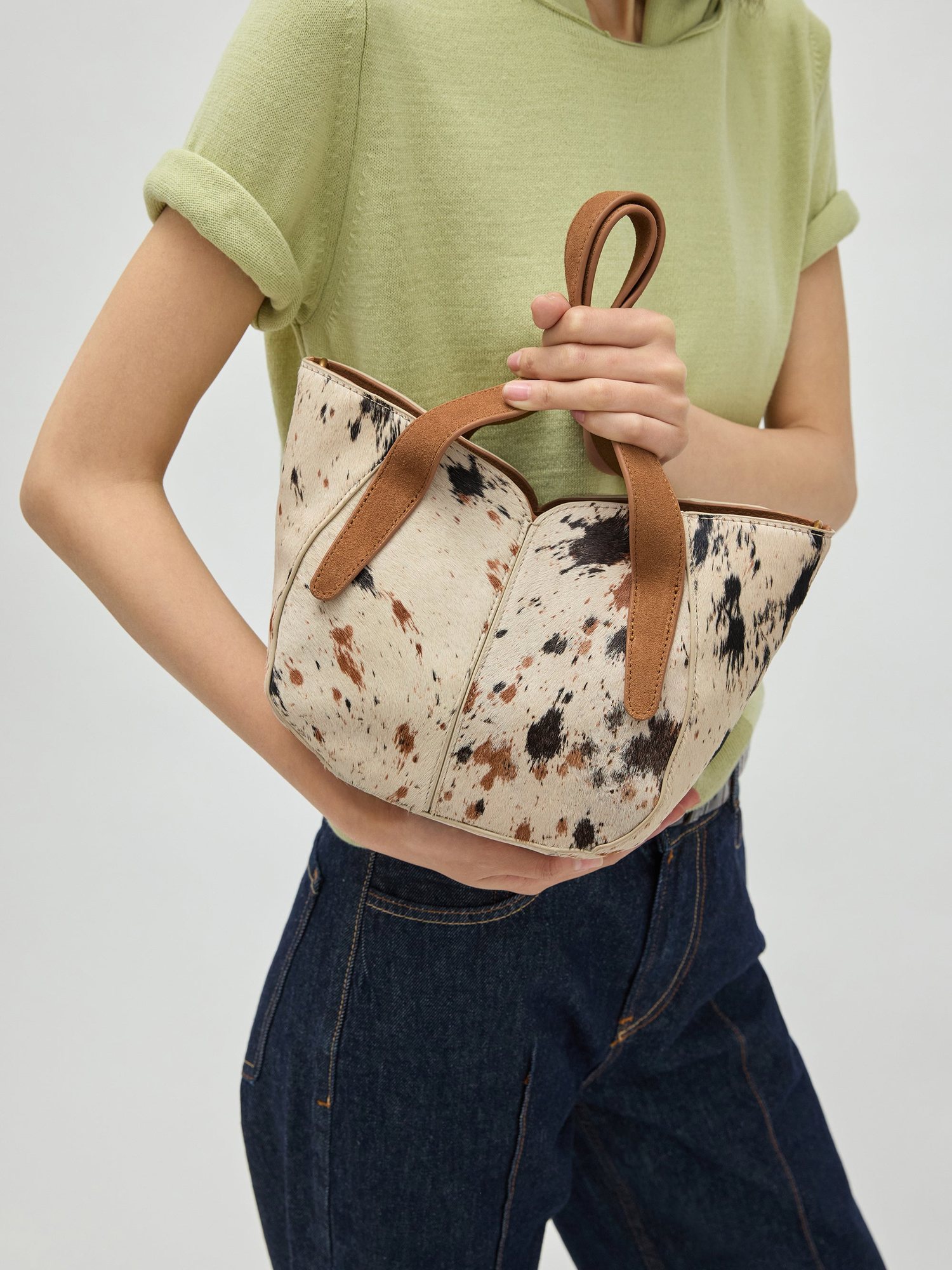 Geantă damă Vanessa Wu Mini Altai Imprimeu Vacă – piele naturală cu păr, geantă de mână și umăr, 29 × 19 × 10 cm Geantă damă Vanessa Wu Mini Altai Imprimeu Vacă – piele naturală cu păr, geantă de mână și umăr, 29 × 19 × 10 cm