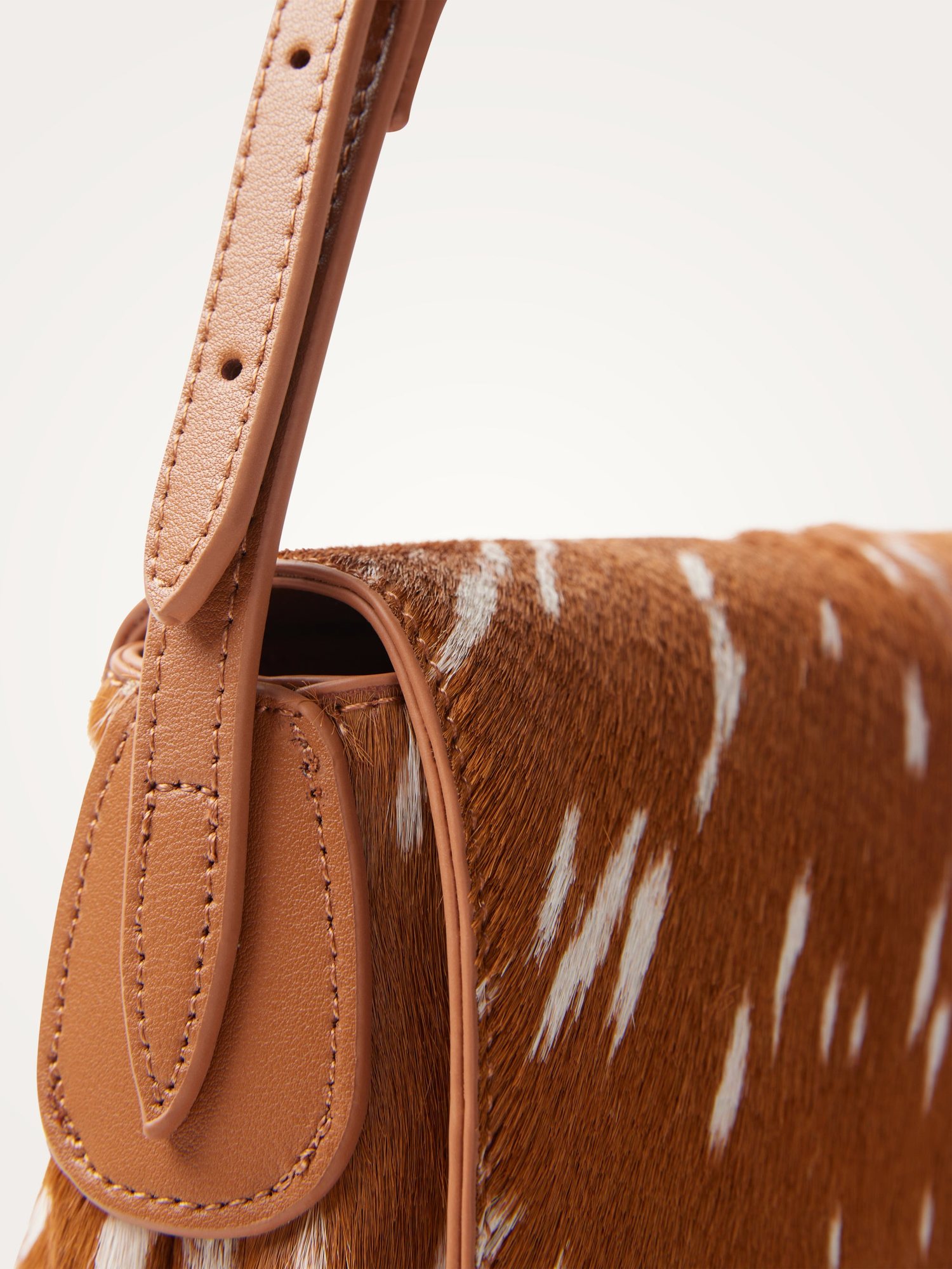 Geantă damă Vanessa Wu Nina Camel – piele de vită, imprimeu cerb, efect ponei, geantă de umăr, 32 × 19 × 6 cm
