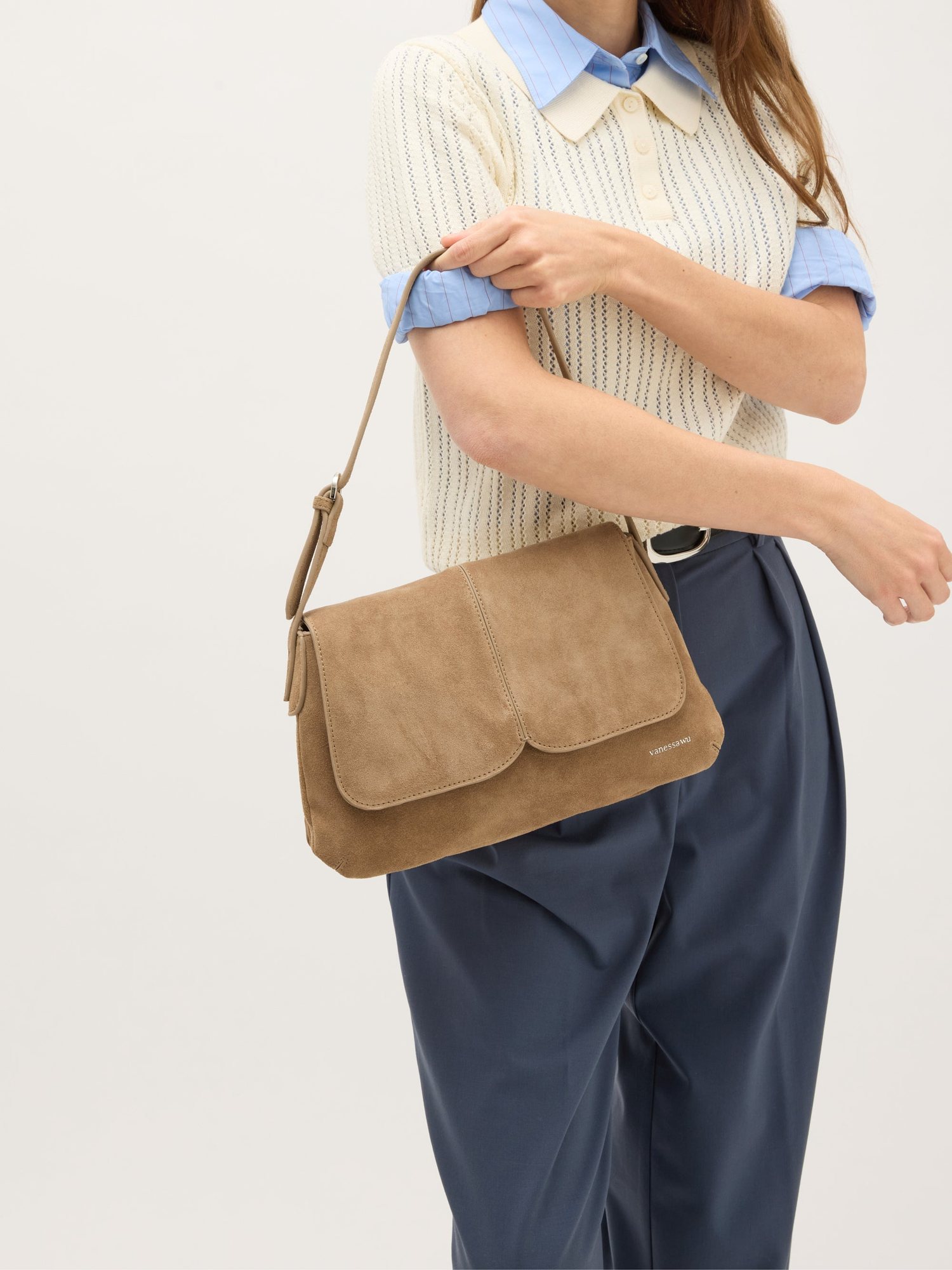 Geantă damă Vanessa Wu Nina Taupe – piele întoarsă naturală, geantă de umăr cu clapă, 32 × 19 × 6 cm