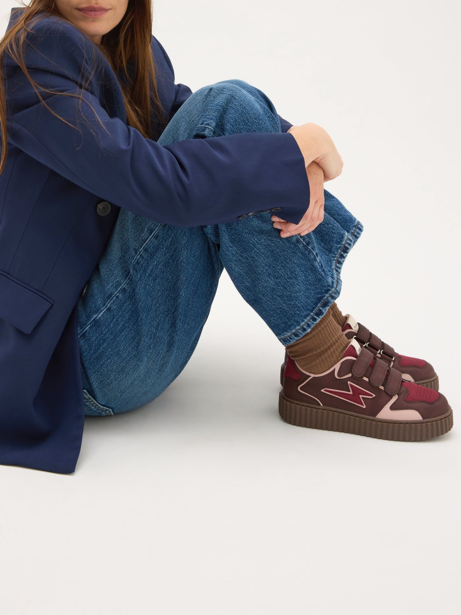 Sneakers damă Vanessa Wu Maggie Puzzle Bordo – detalii roz pudrat, talpă creepers, bride velcro, mărimi 36–41
